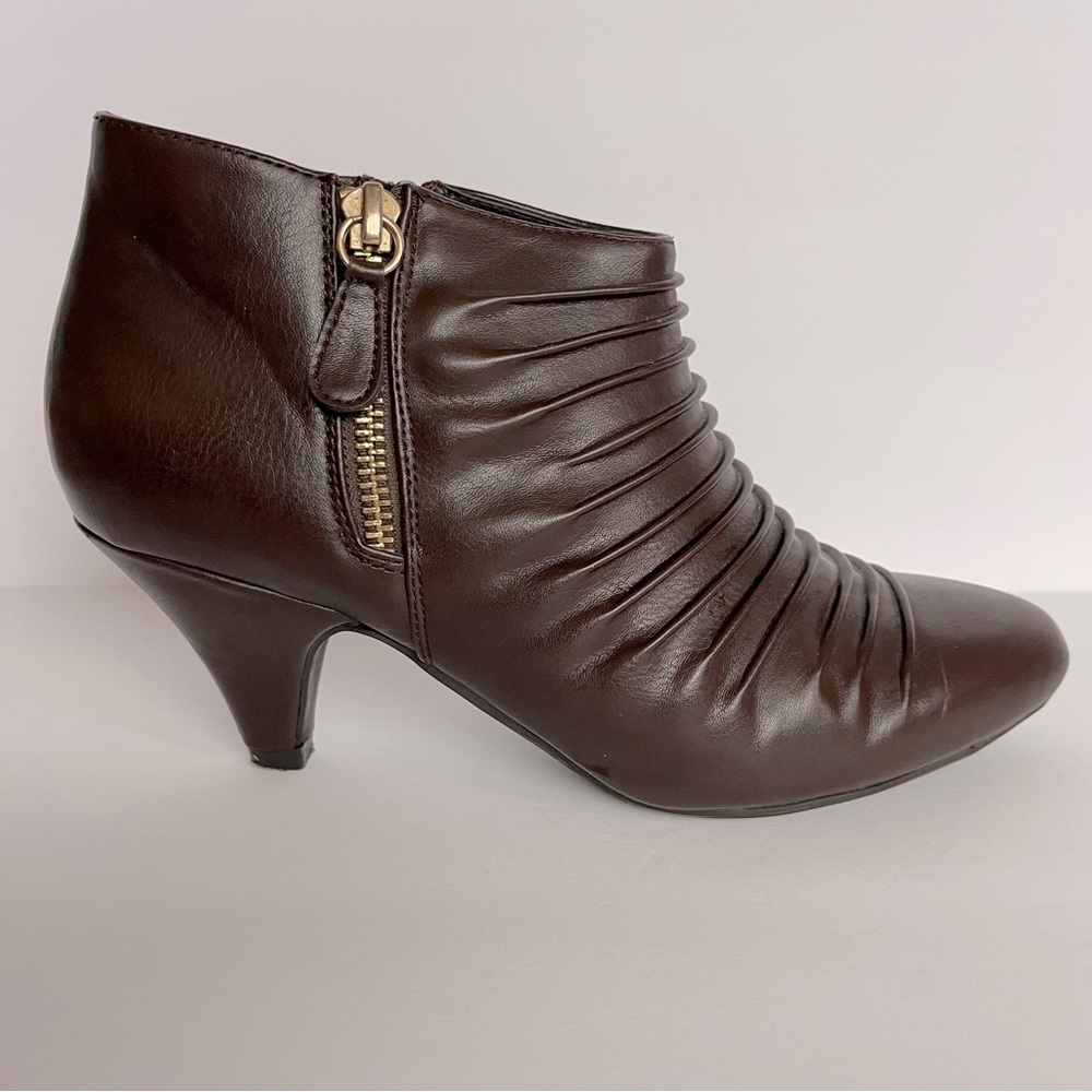 Rialto Salina Booties in Espresso. Ladies Size 6.
